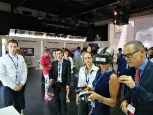 Claudie Haigneré - Ambassadrice et Conseillère du président de l'ESA en voyage sur Mars avec l'application VR2Mars de VR2Planets